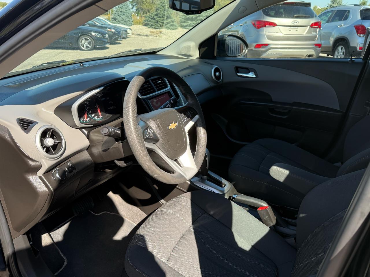 2018 Chevrolet Sonic LT | Backup Camera | Bluetooth | Cruise Control - Photo #9