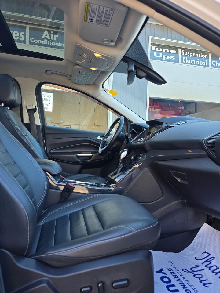 2016 Ford Escape 4WD 4DR TITANIUM - Photo #4