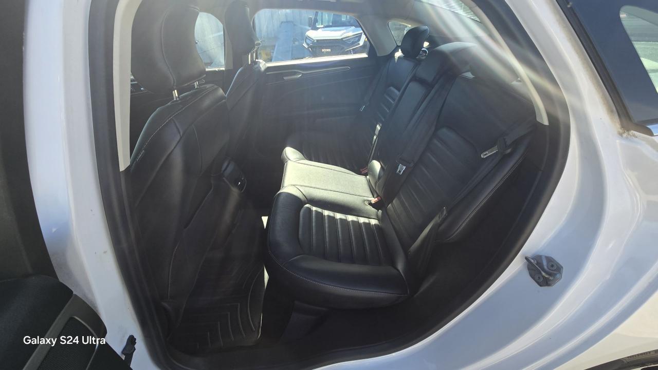 2017 Ford Fusion SE - Photo #17