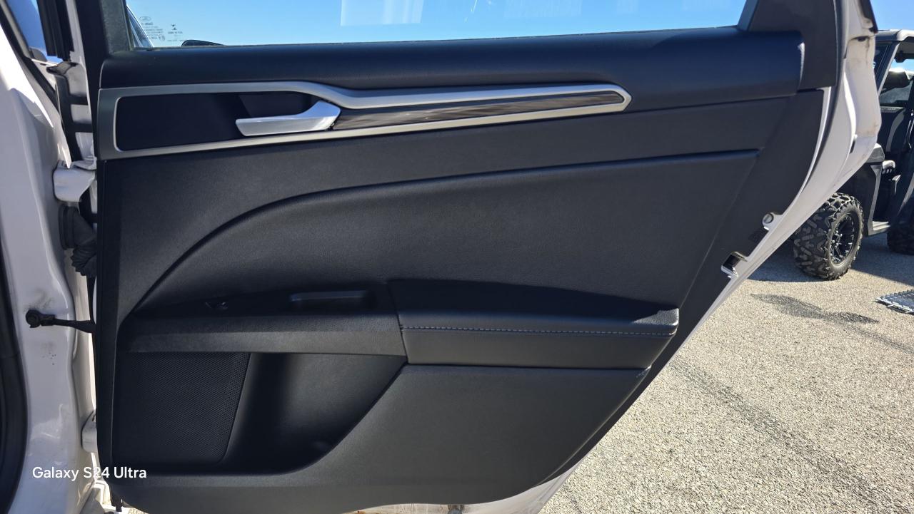 2017 Ford Fusion SE - Photo #21
