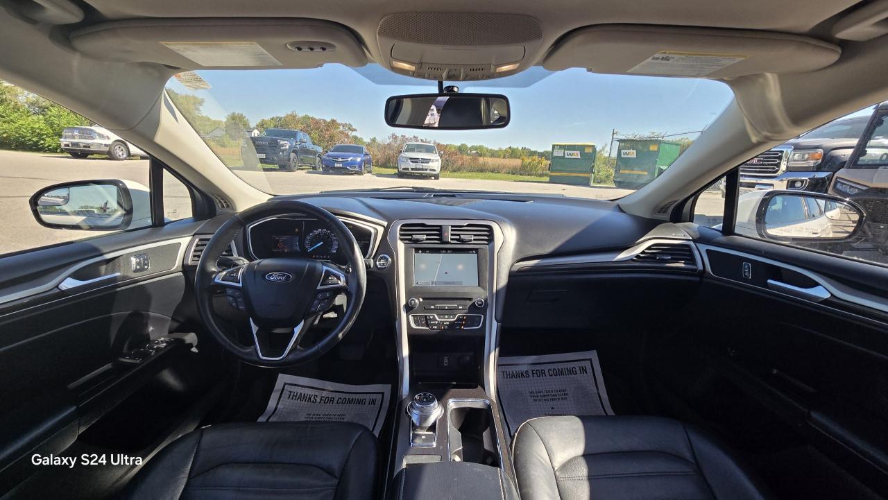2017 Ford Fusion SE - Photo #9
