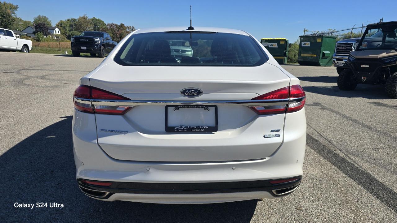 2017 Ford Fusion SE - Photo #4
