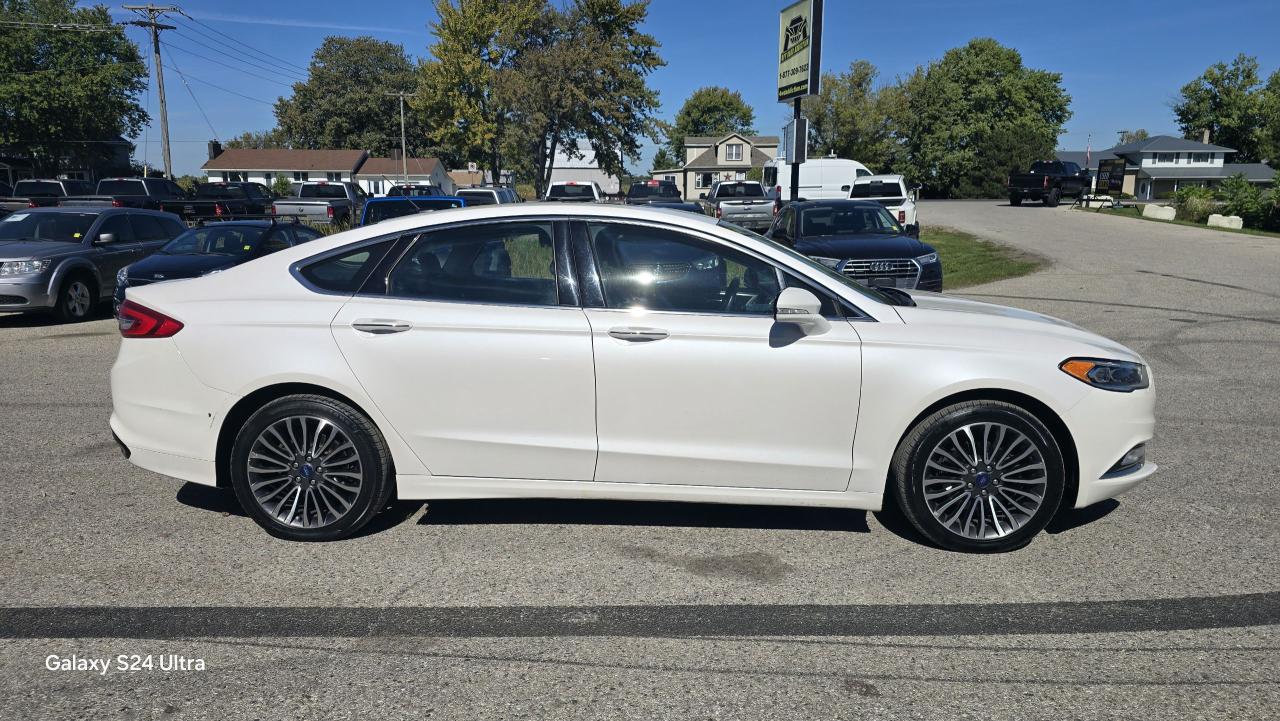 2017 Ford Fusion SE - Photo #6