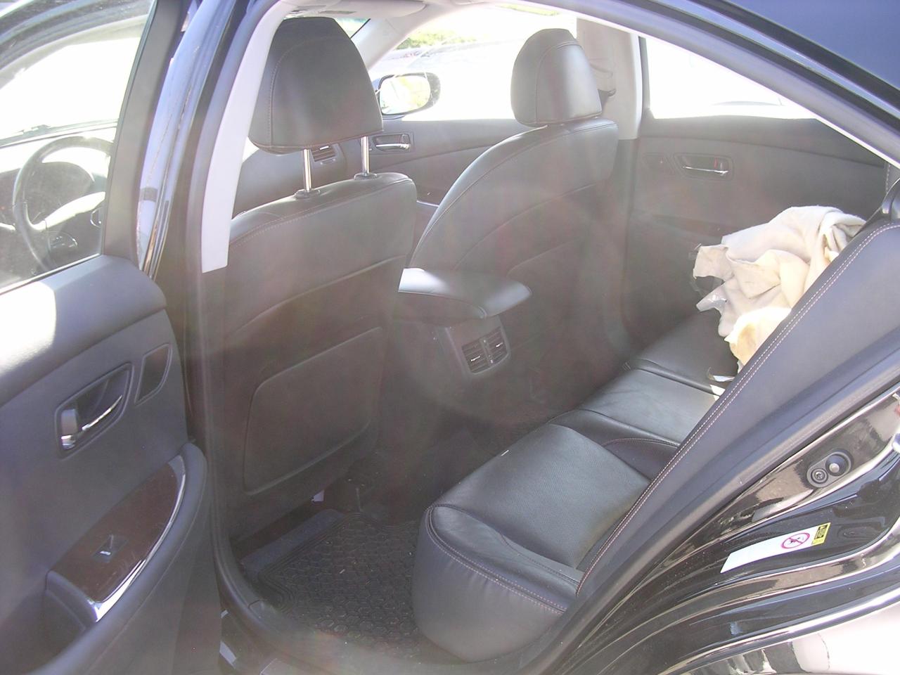 2011 Lexus ES 350 4dr Sdn - Photo #6