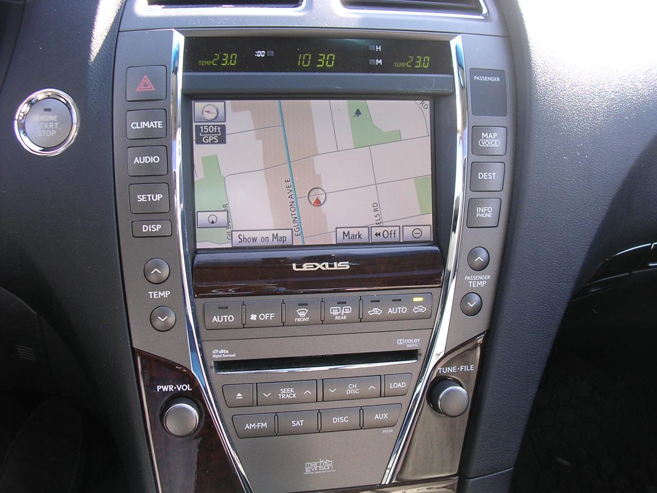 2011 Lexus ES 350 4dr Sdn - Photo #11
