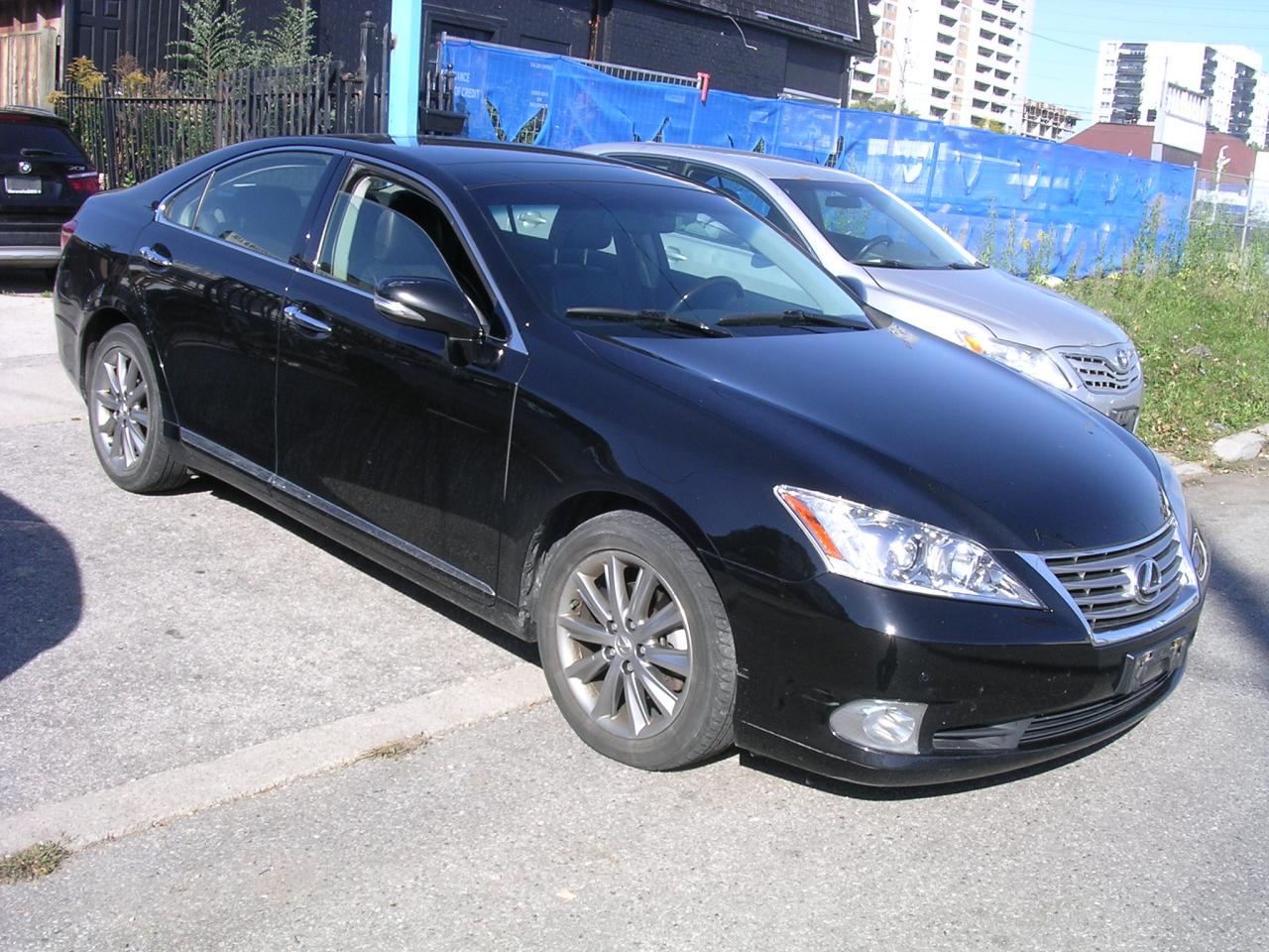 2011 Lexus ES 350 4dr Sdn - Photo #2