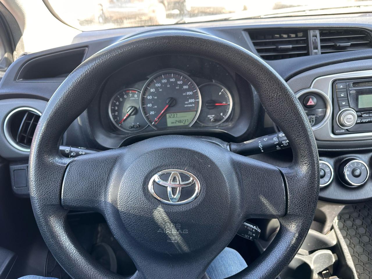 2014 Toyota Yaris LE - Photo #10