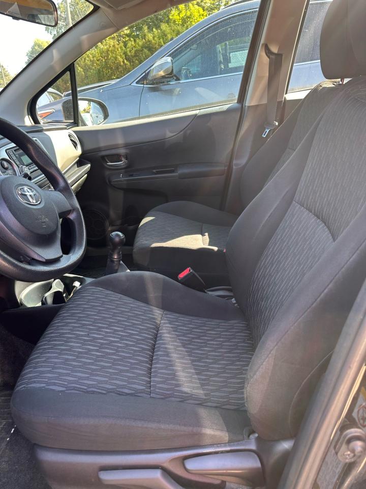 2014 Toyota Yaris LE - Photo #7