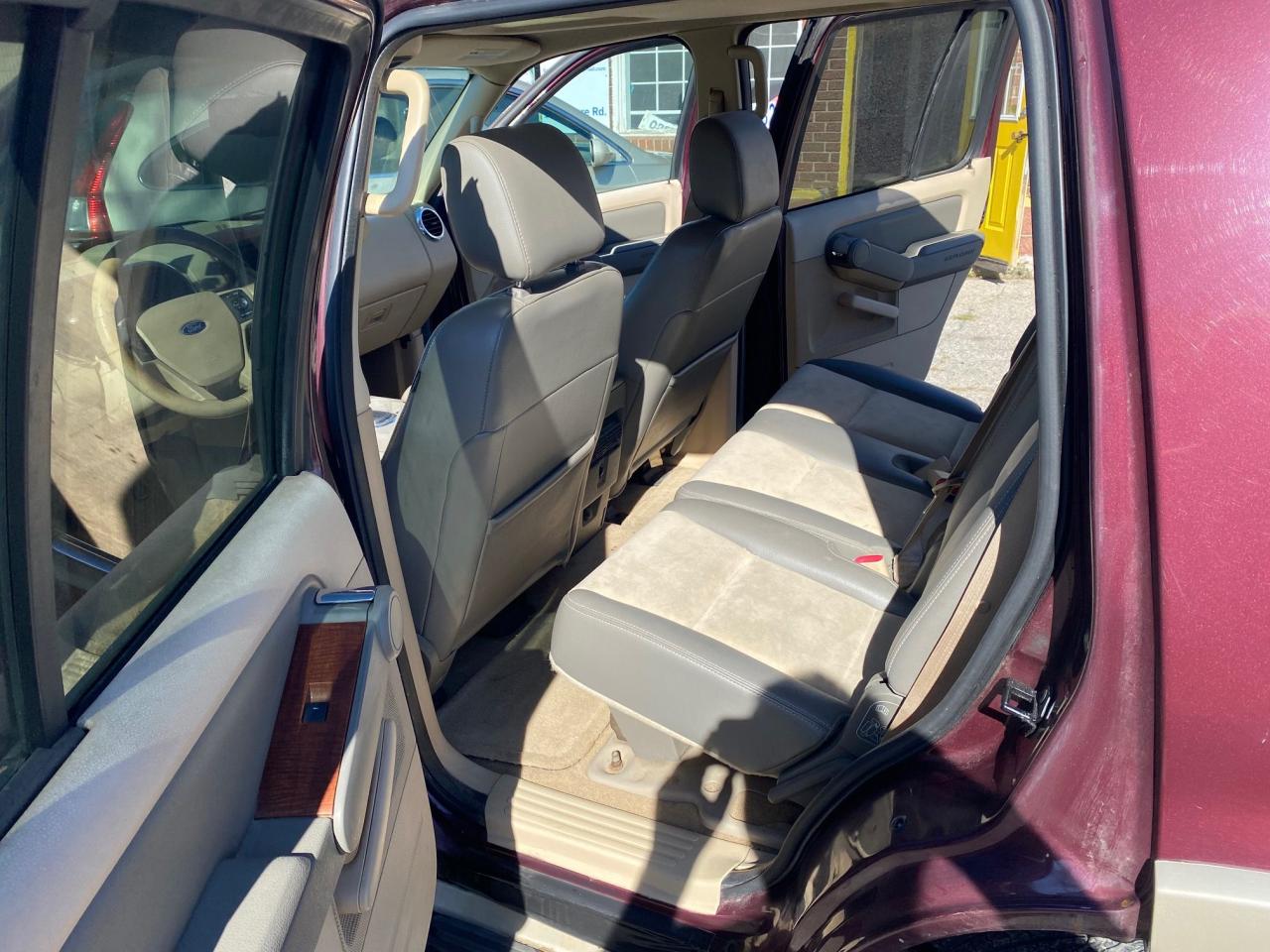 2006 Ford Explorer 4dr 4.6L Eddie Bauer 4WD - Photo #10