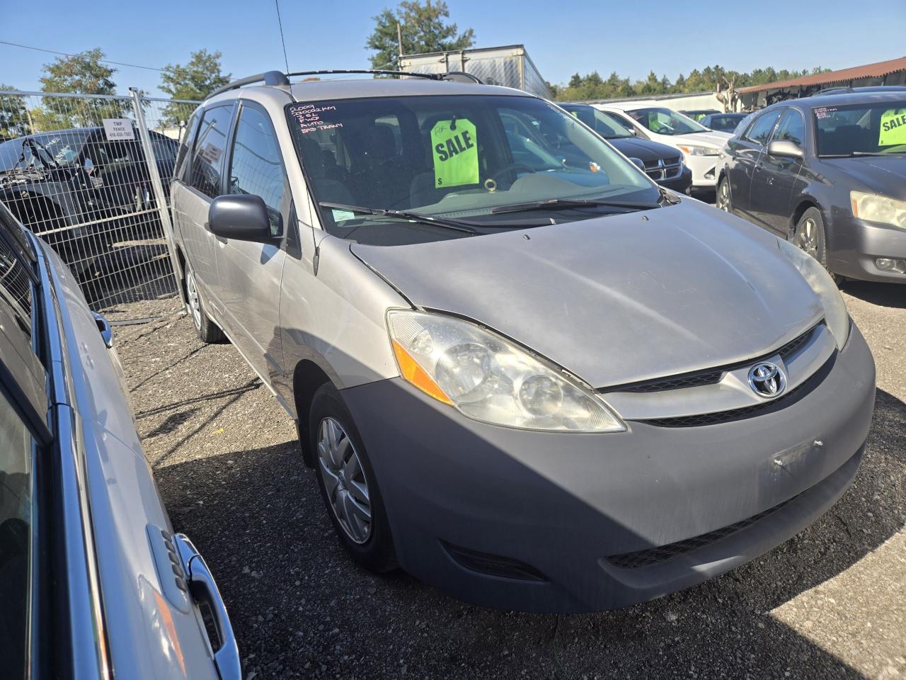 2009 Toyota Sienna CE - Photo #3