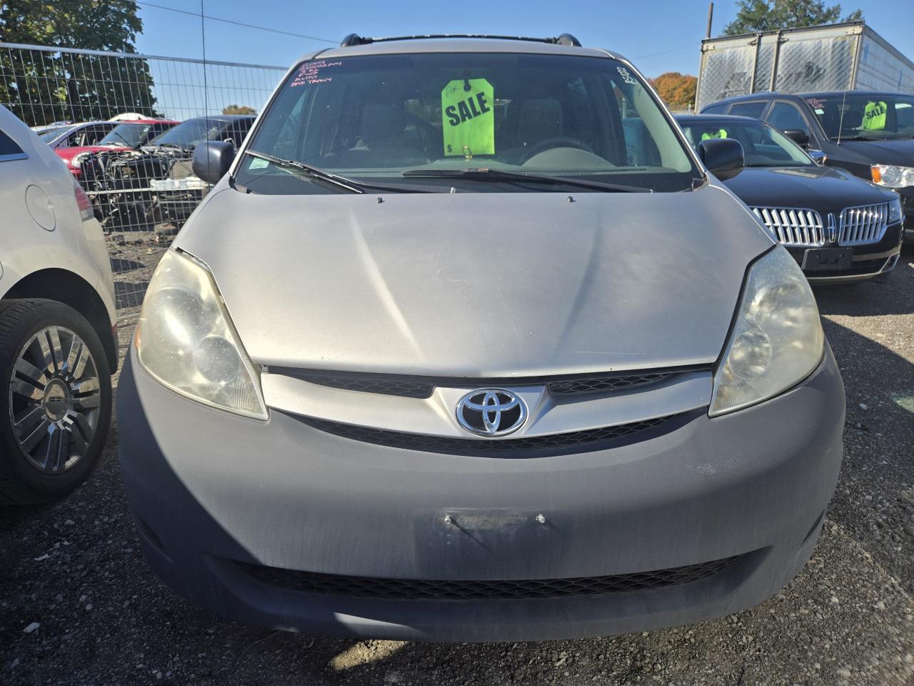 2009 Toyota Sienna CE - Photo #2