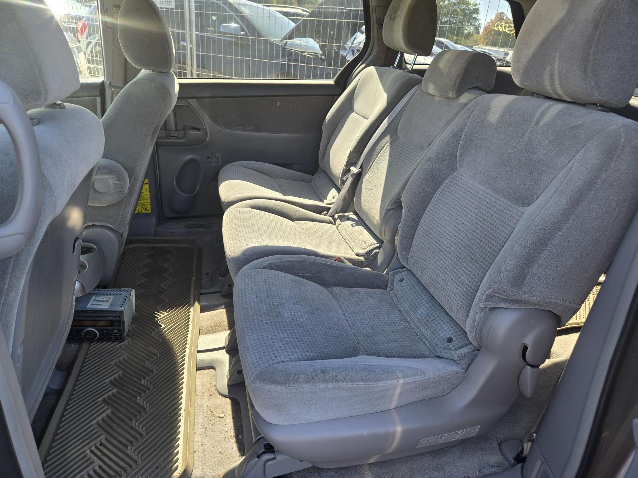2009 Toyota Sienna CE - Photo #9