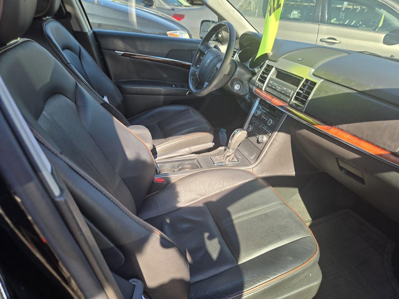 2010 Lincoln MKZ  - Photo #12