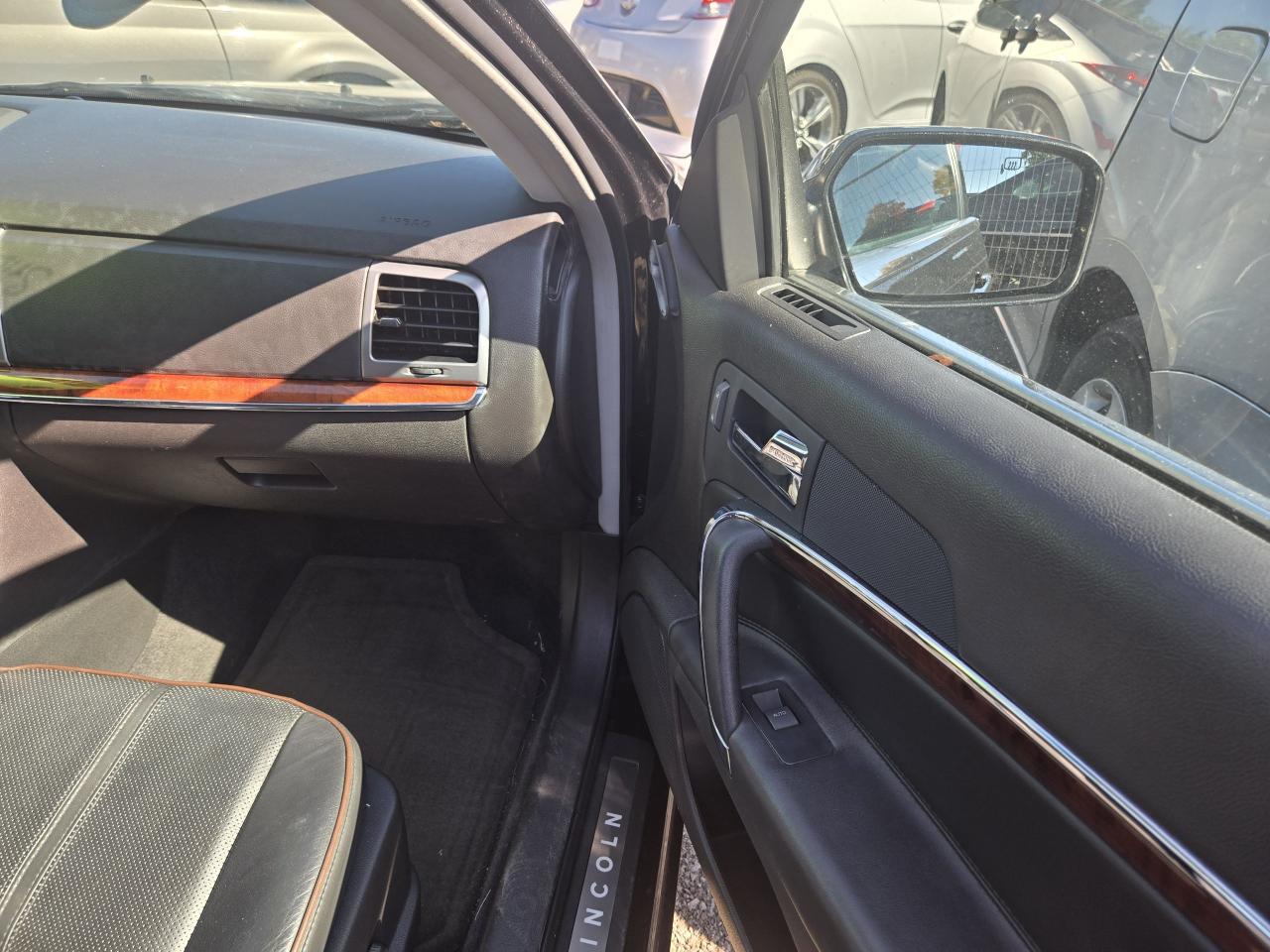 2010 Lincoln MKZ  - Photo #11