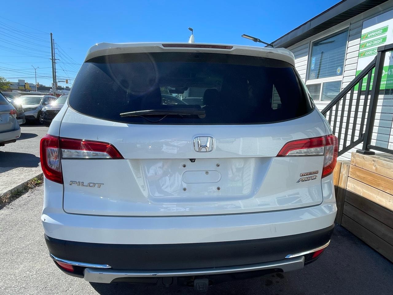 2021 Honda Pilot TOURING 8-PASSENGER - Photo #6