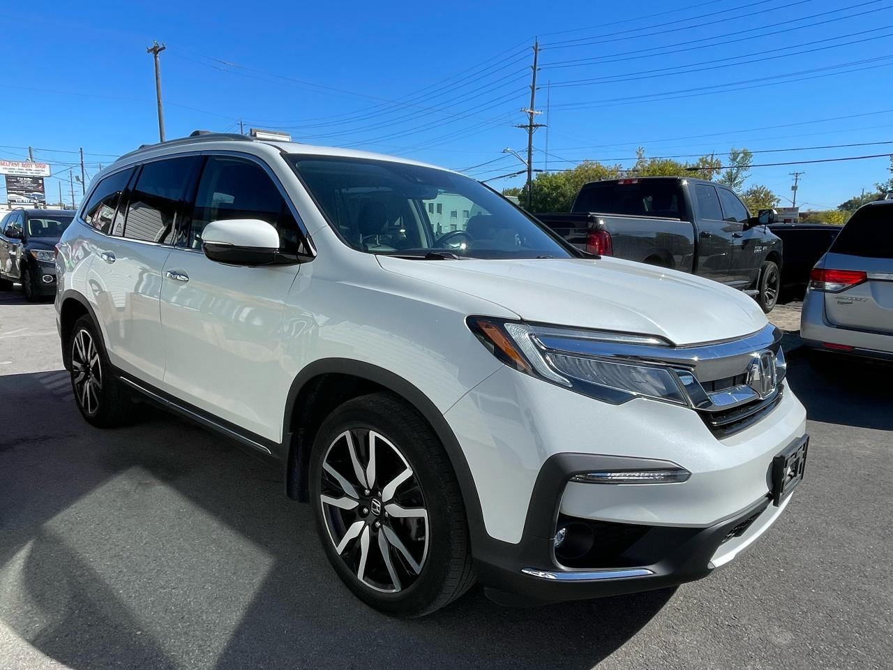 2021 Honda Pilot TOURING 8-PASSENGER Photo2