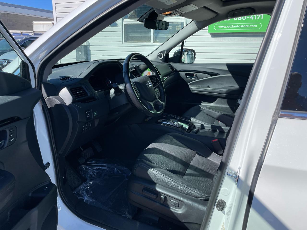 2021 Honda Pilot TOURING 8-PASSENGER - Photo #8