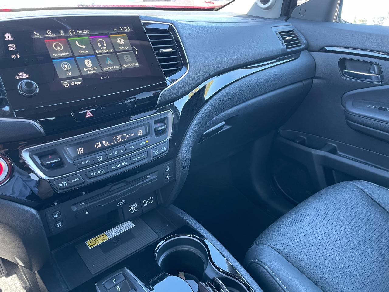 2021 Honda Pilot TOURING 8-PASSENGER - Photo #11