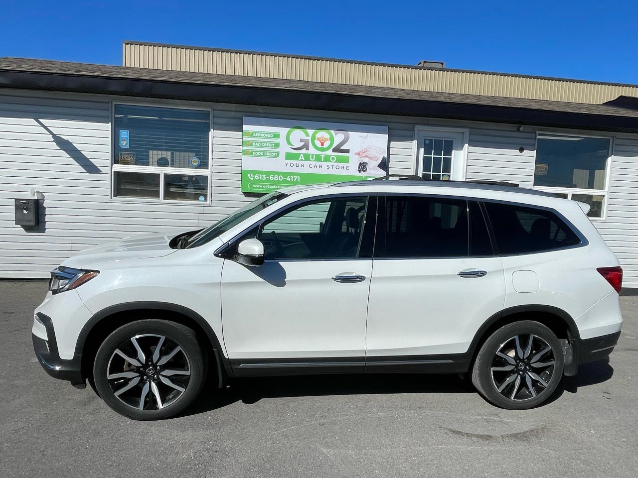 2021 Honda Pilot TOURING 8-PASSENGER Photo3