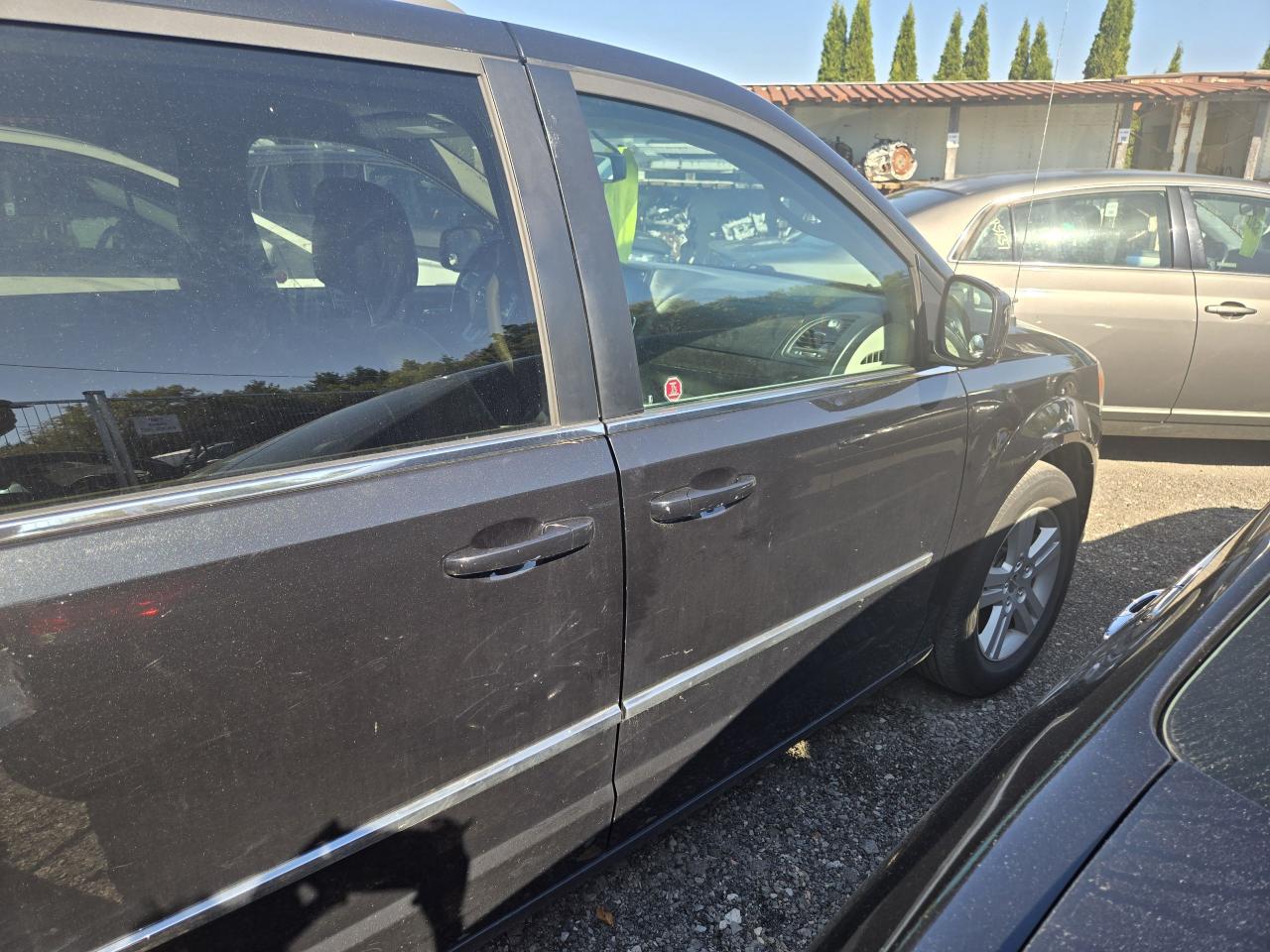 2016 Dodge Grand Caravan Crew Plus - Photo #5