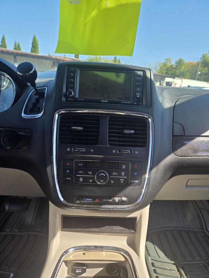 2016 Dodge Grand Caravan Crew Plus - Photo #16