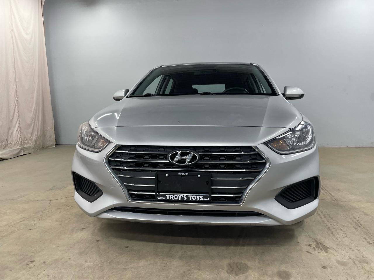 2019 Hyundai Accent Preferred Photo2
