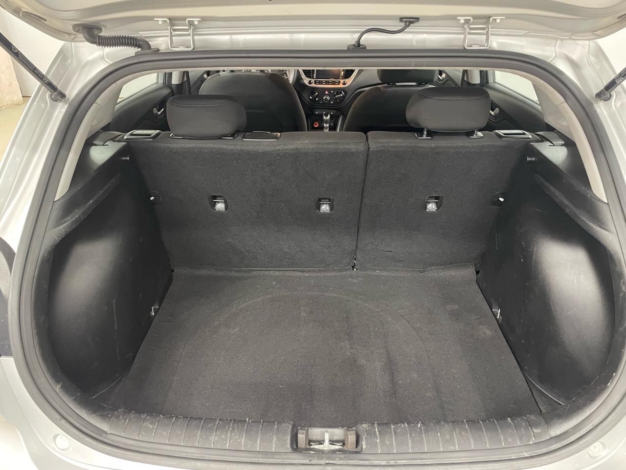 2019 Hyundai Accent Preferred Photo6