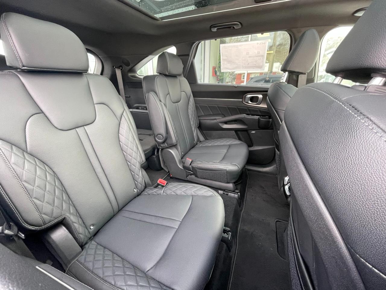 2026 Kia Sorento Plug-In Hybrid SX Photo