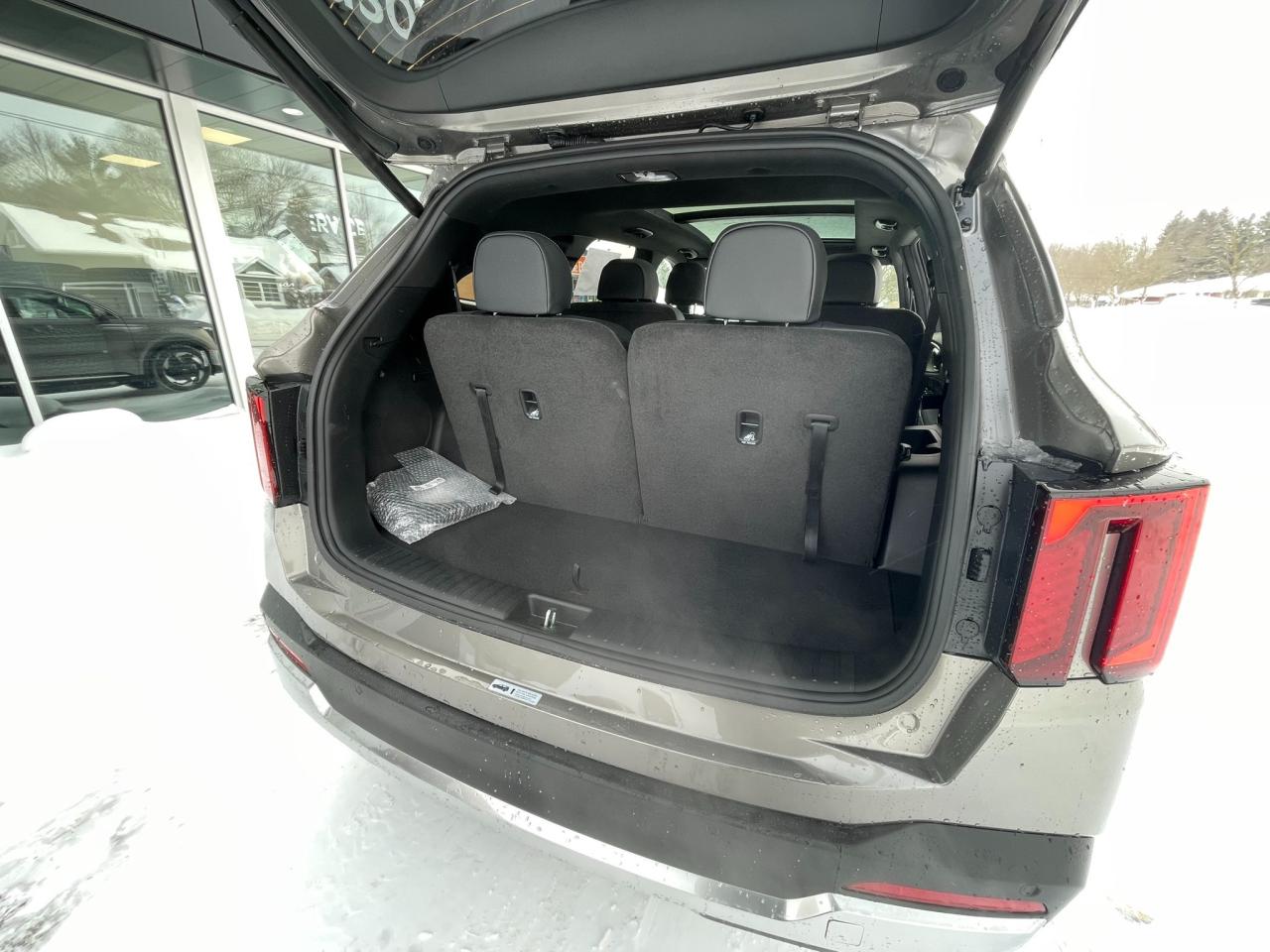 2026 Kia Sorento Plug-In Hybrid SX Photo