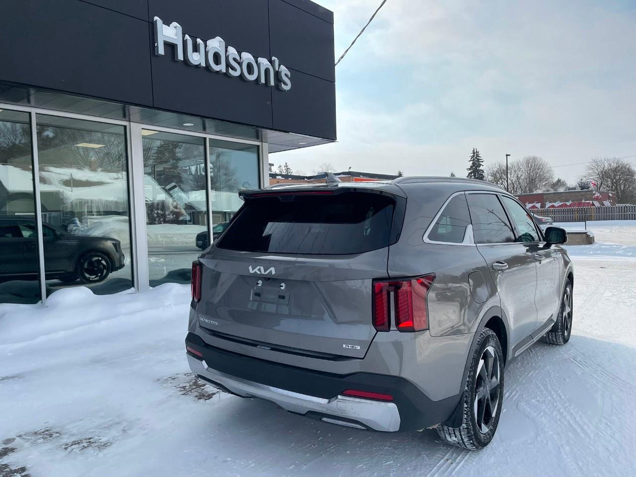 2026 Kia Sorento Plug-In Hybrid SX AWD Photo4