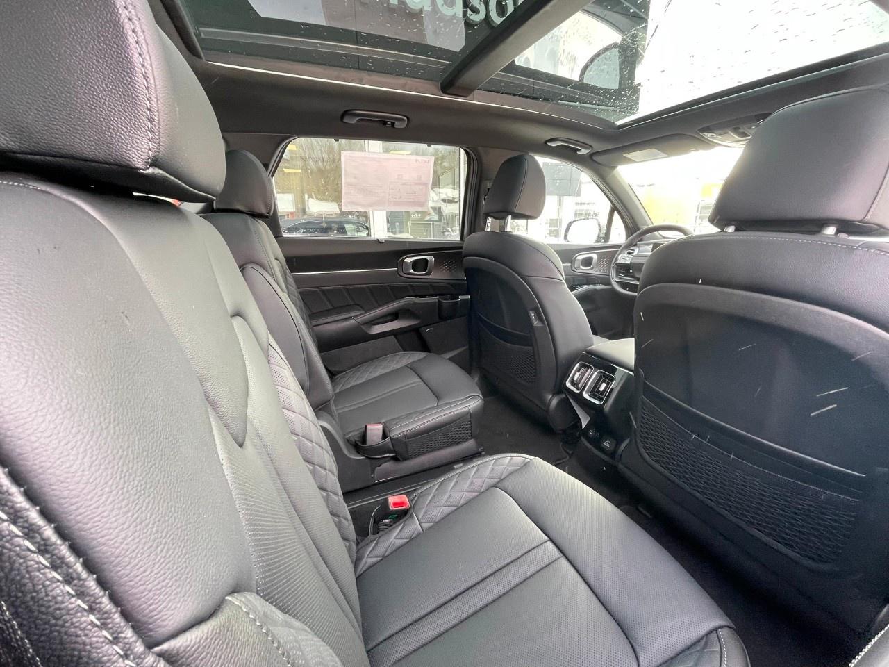 2026 Kia Sorento Plug-In Hybrid SX AWD Photo