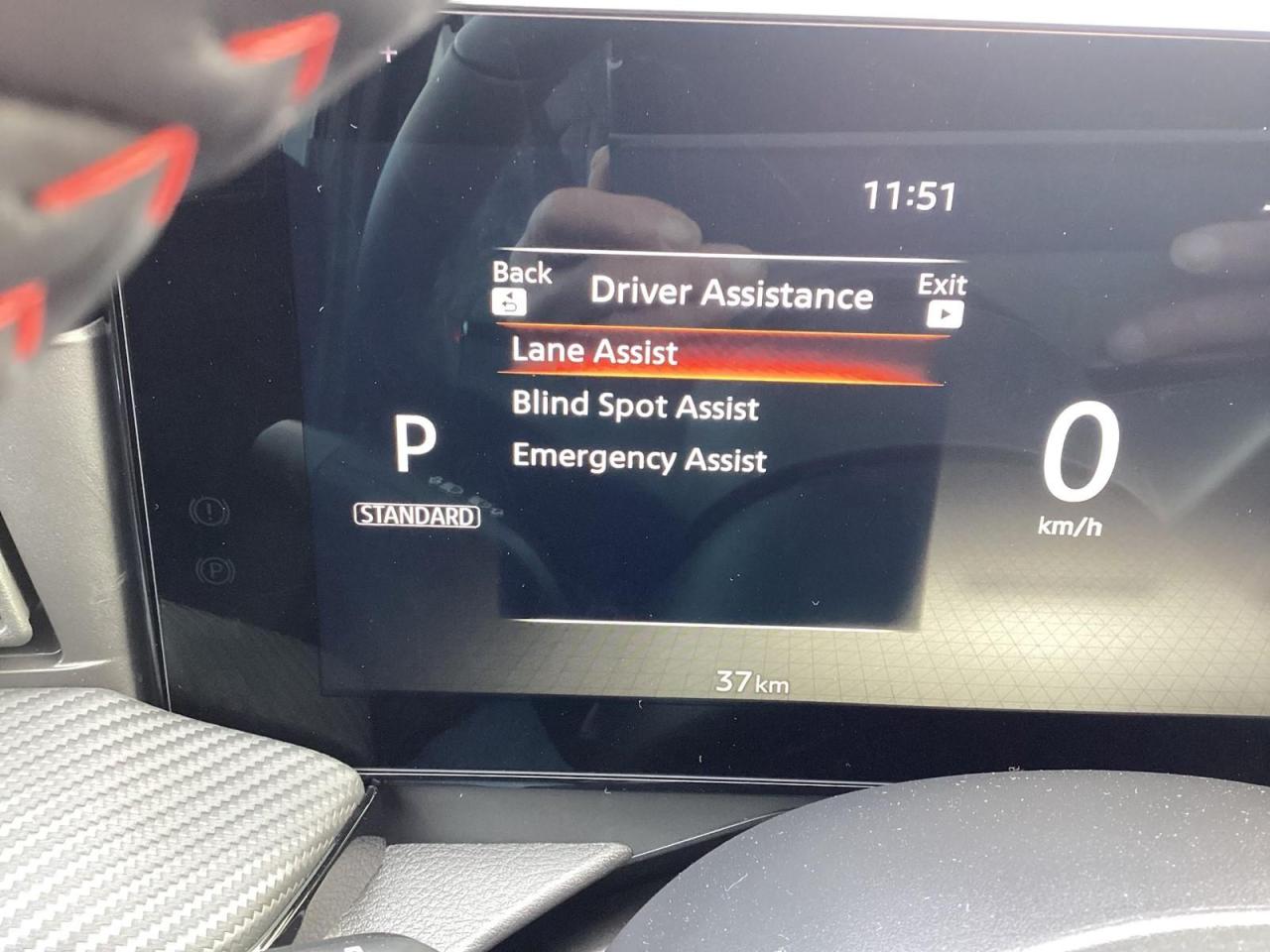 2026 Nissan Kicks SR Photo