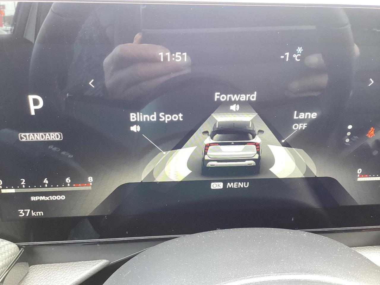 2026 Nissan Kicks SR Photo