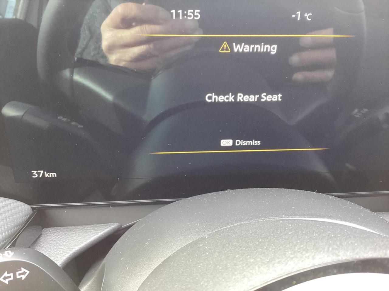 2026 Nissan Kicks SR Photo