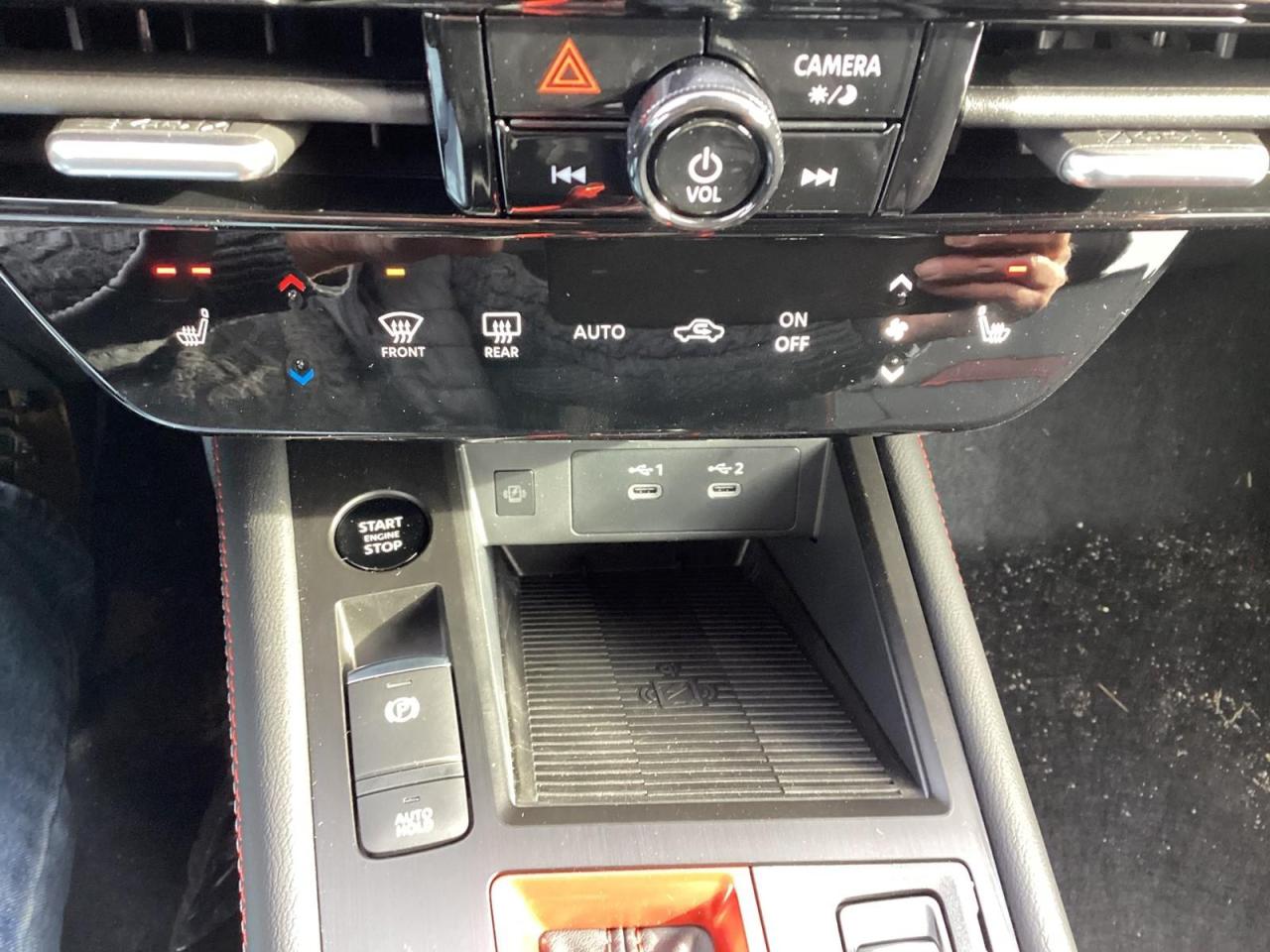 2026 Nissan Kicks SR Photo