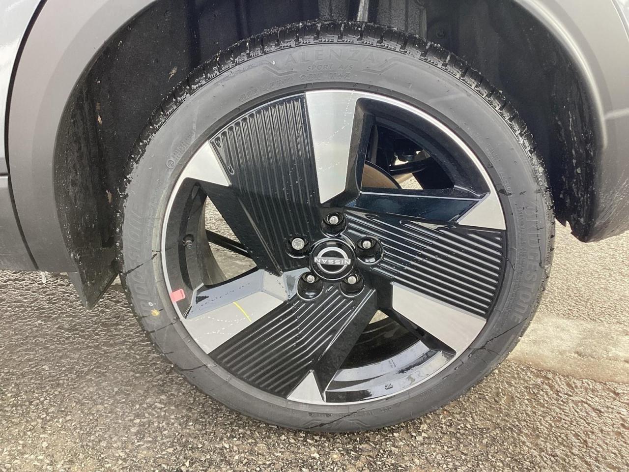 2026 Nissan Kicks SR Photo