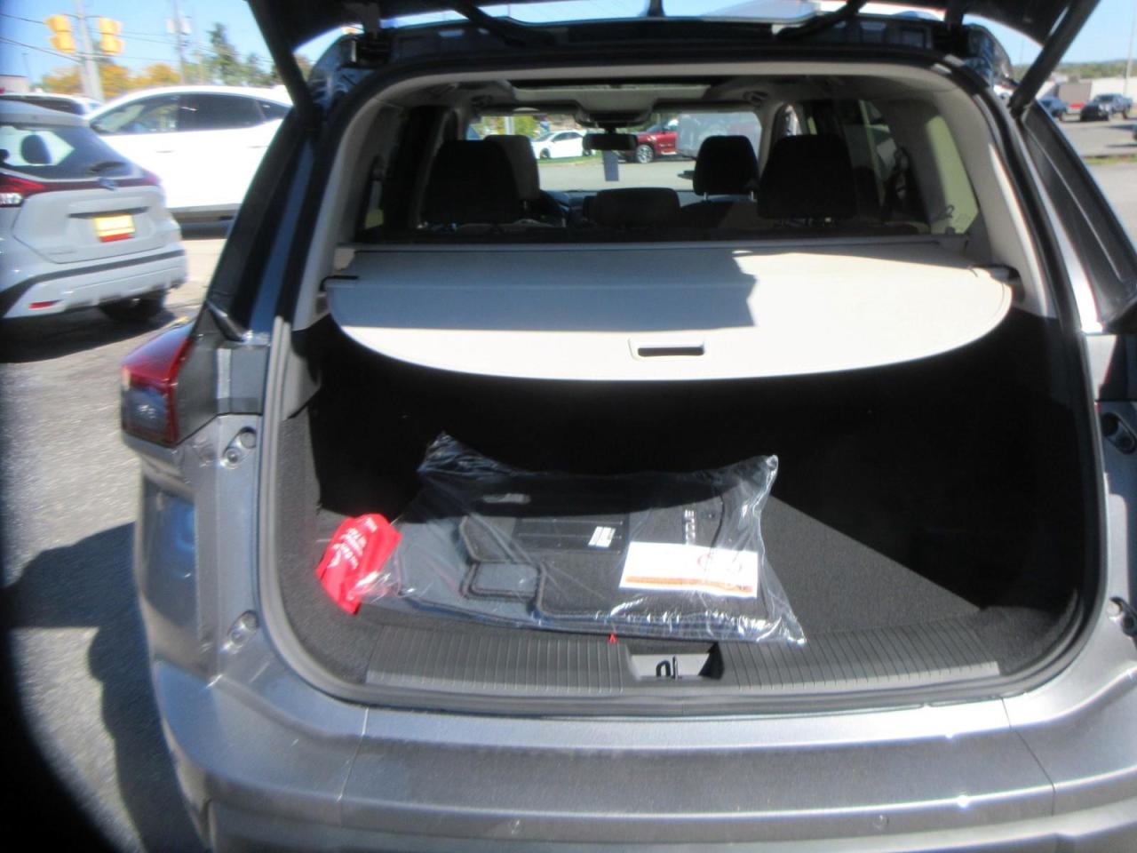 2026 Nissan Rogue  Photo4