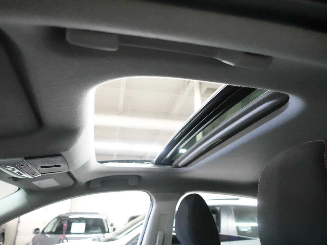 2022 Nissan Sentra SR | Sunroof | ACC | LaneDep | BSM | CarPlay