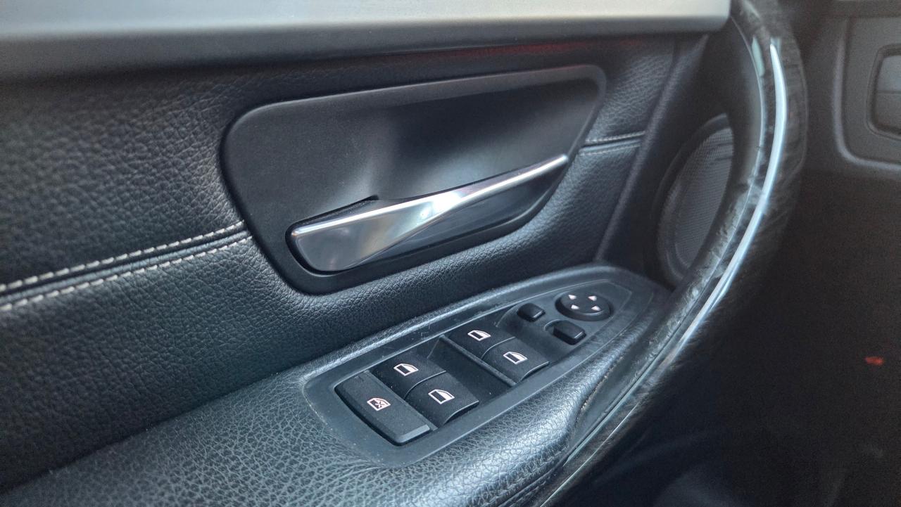 2013 BMW 3 Series 4dr Sdn 320i xDrive AWD - Photo #17