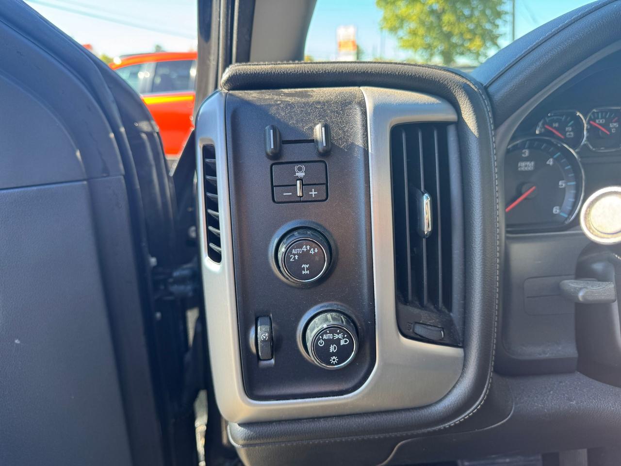 2018 GMC Sierra 1500 4WD DOUBLE CAB 143.5" SLE - Photo #13
