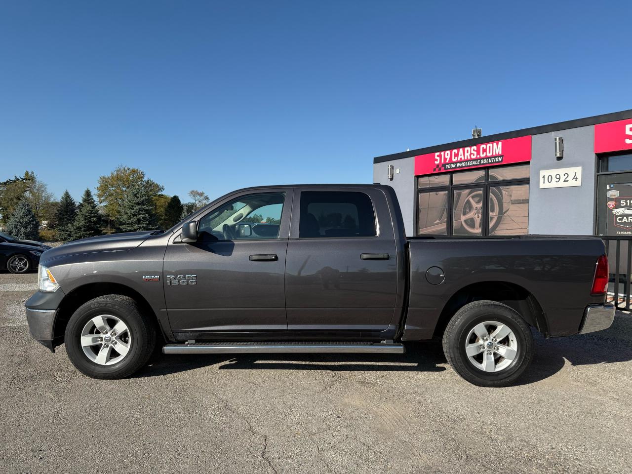 2018 RAM 1500 ST | 4WD | Bluetooth | Cruise Control - Photo #2