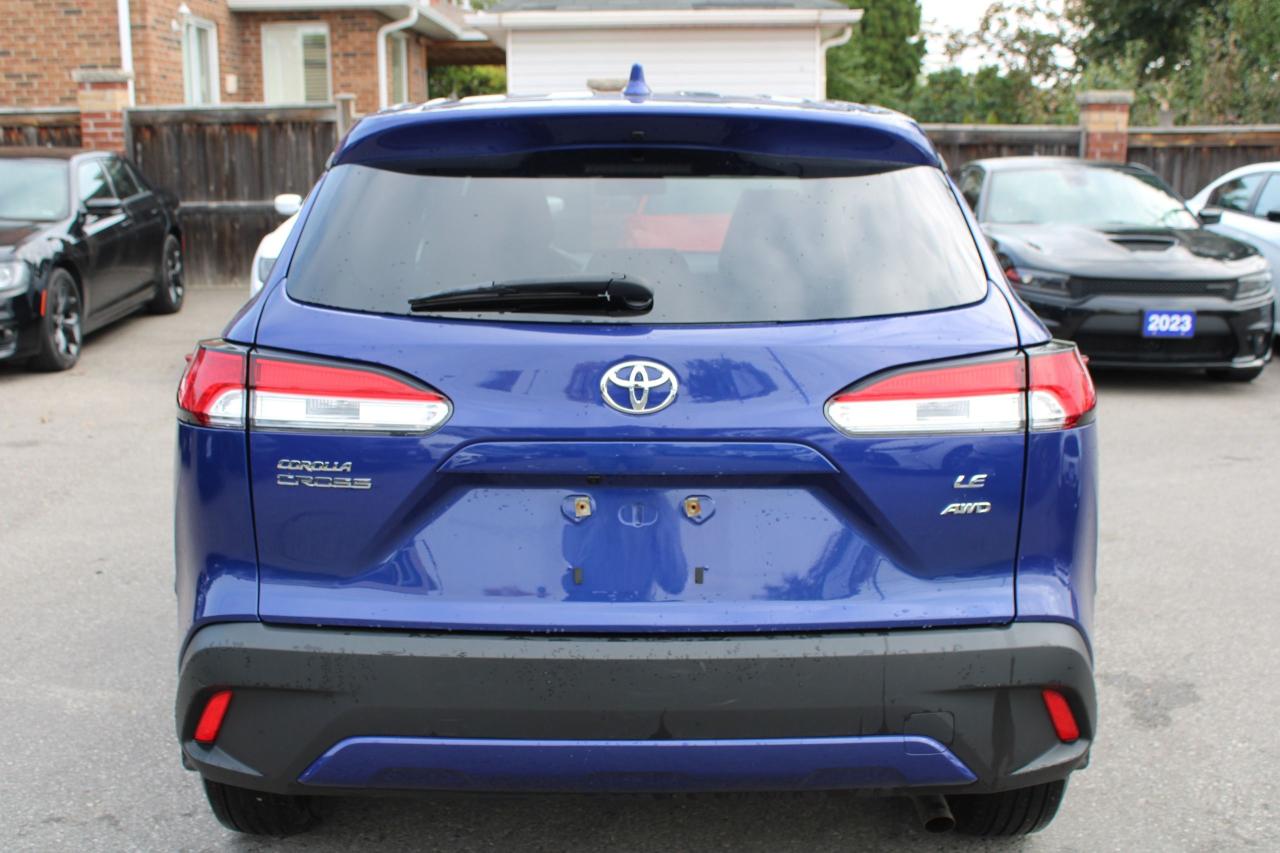 2023 Toyota Corolla Cross LE - Photo #3