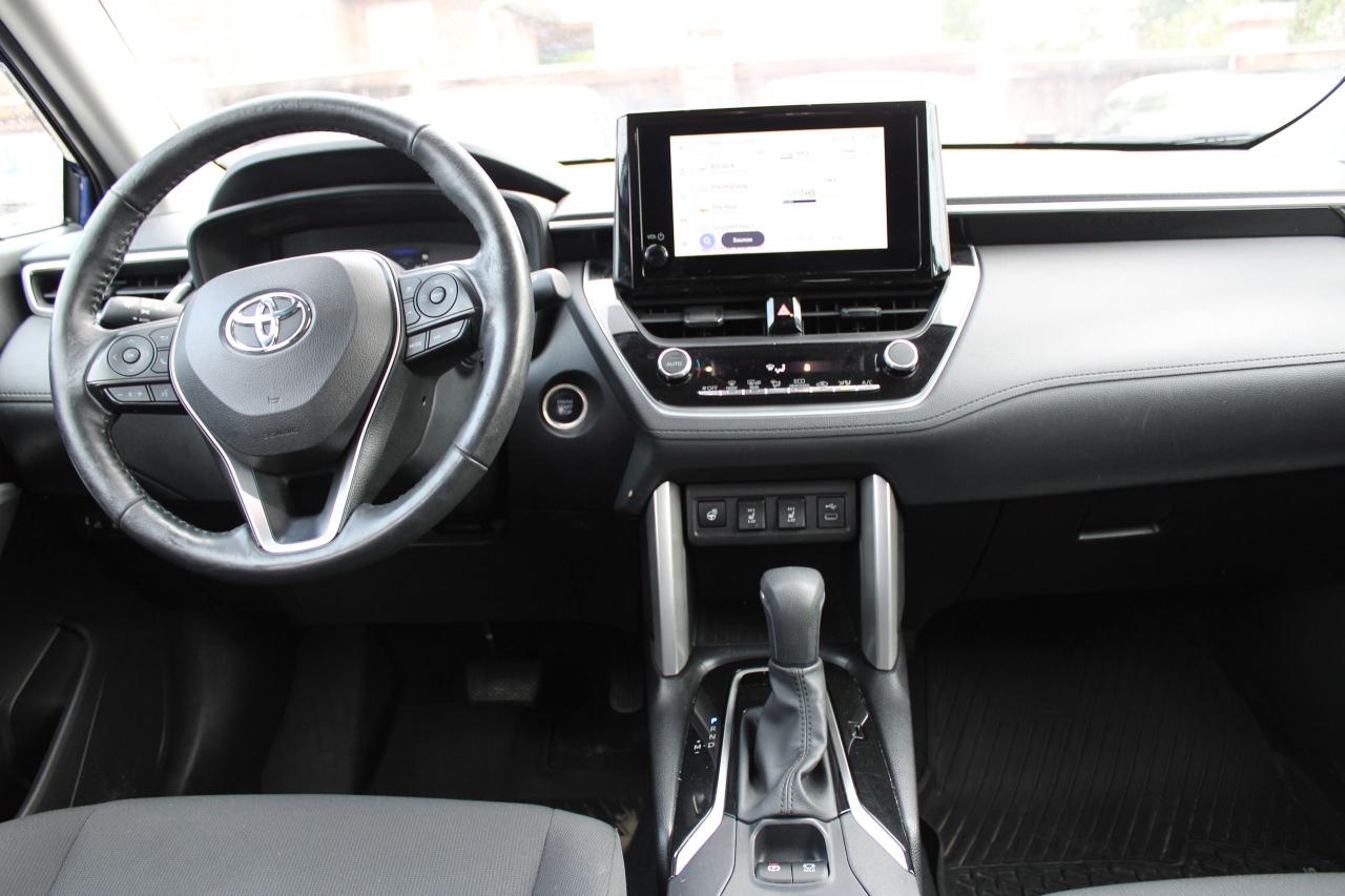 2023 Toyota Corolla Cross LE - Photo #7