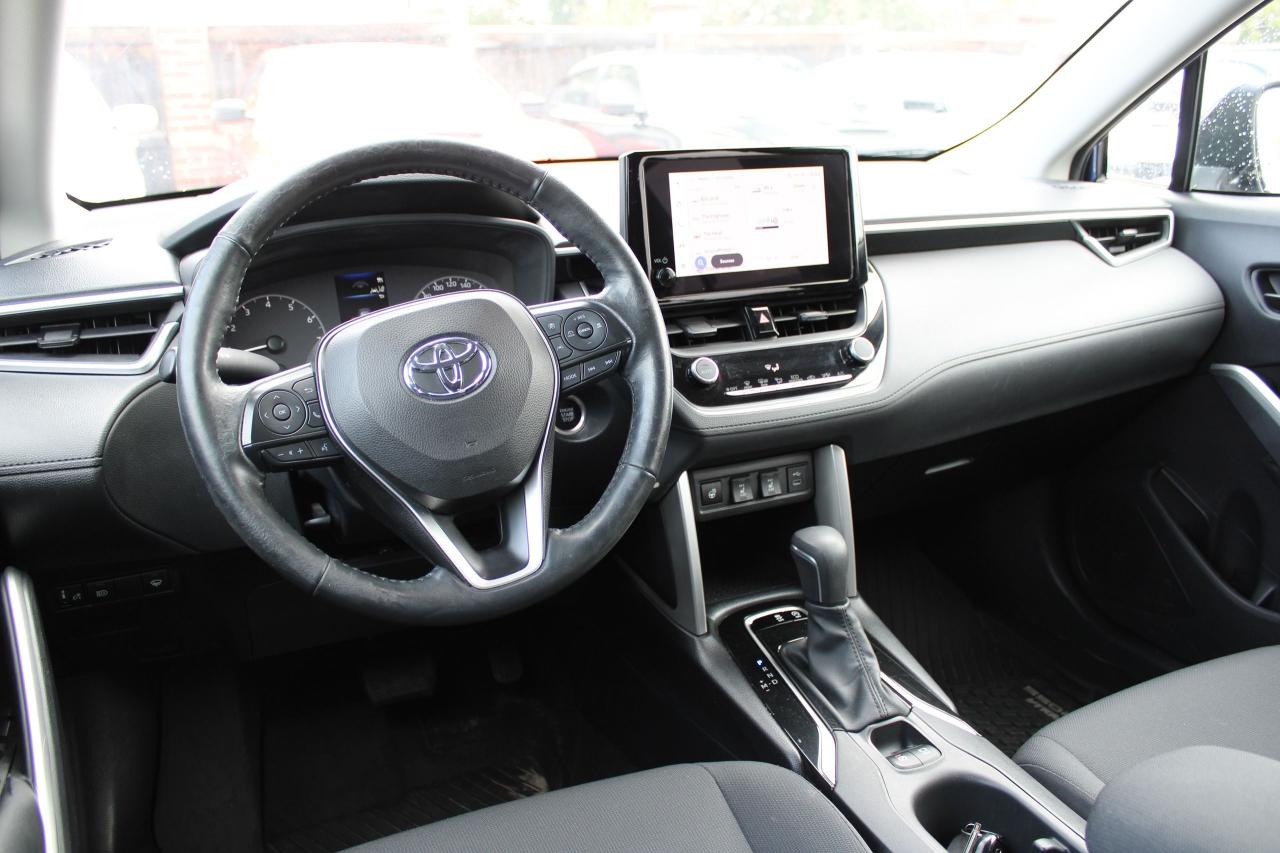 2023 Toyota Corolla Cross LE - Photo #13