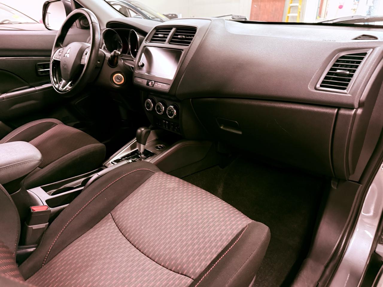 2018 Mitsubishi RVR SE - Photo #21