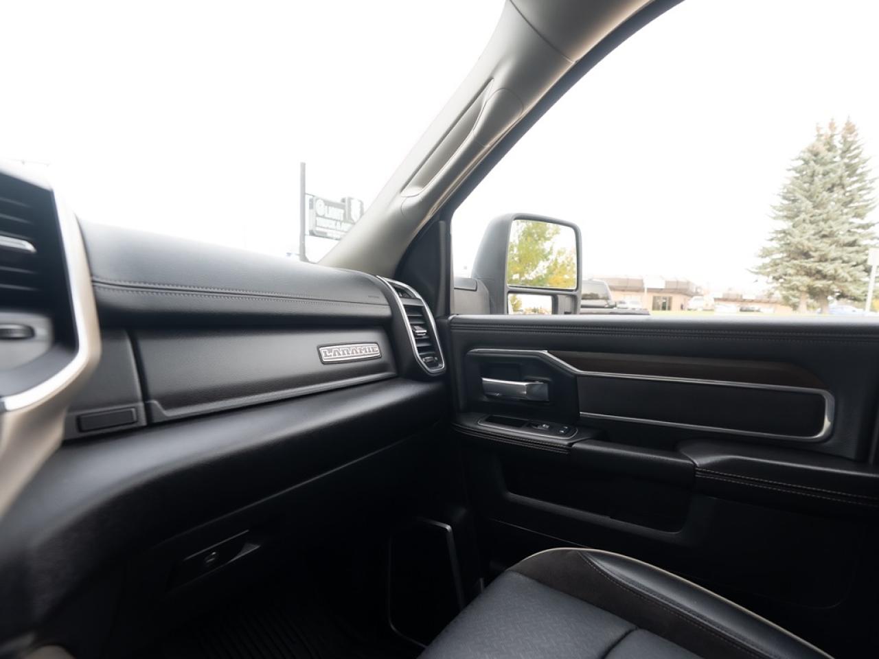 2023 RAM 2500 Laramie 4x4 Crew Cab 6'4" Box DIESEL Photo12