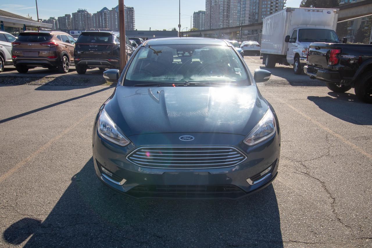 2018 Ford Focus Titanium Hatch Photo3