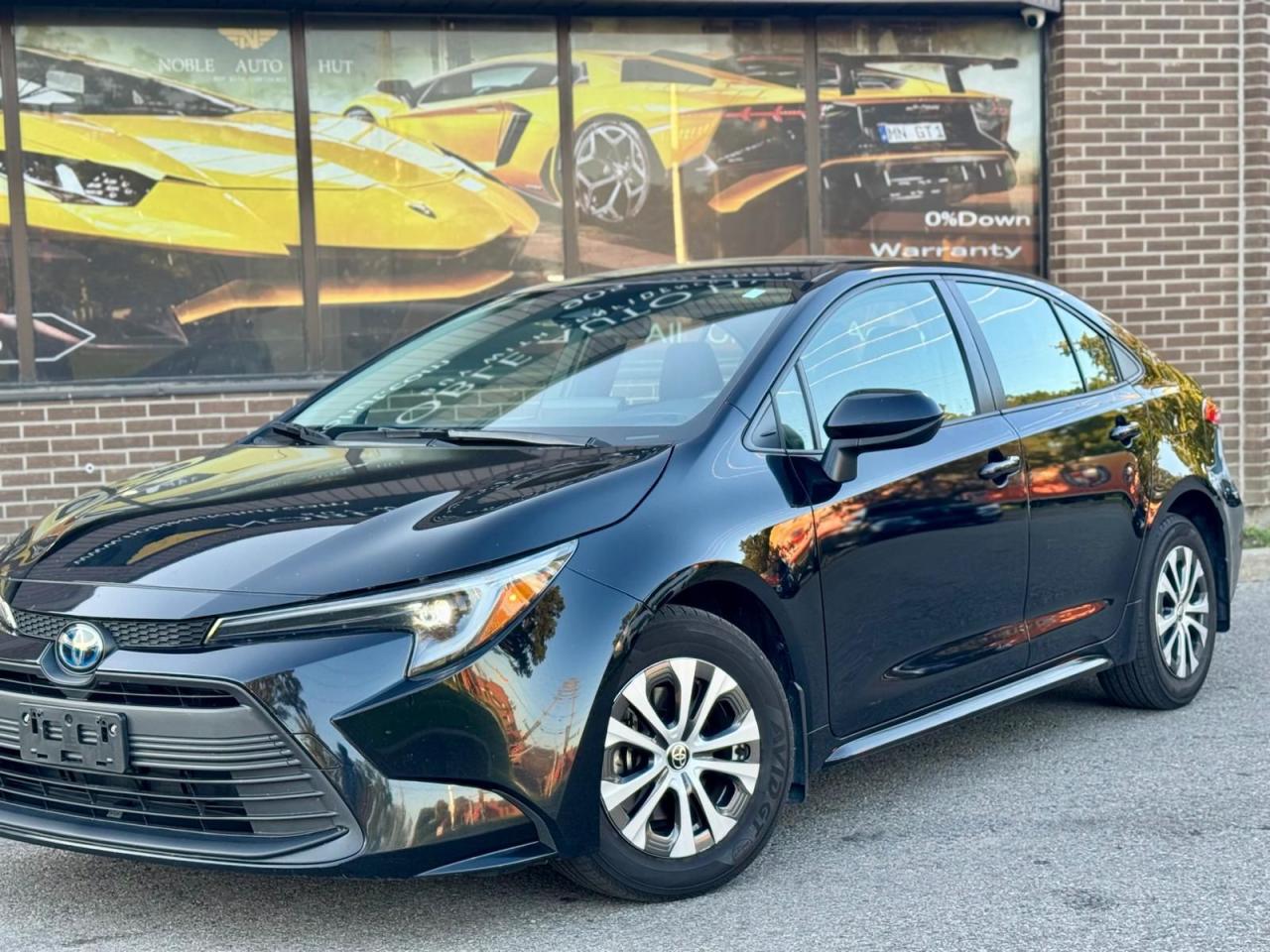 2023 Toyota Corolla Hybrid LE Photo2