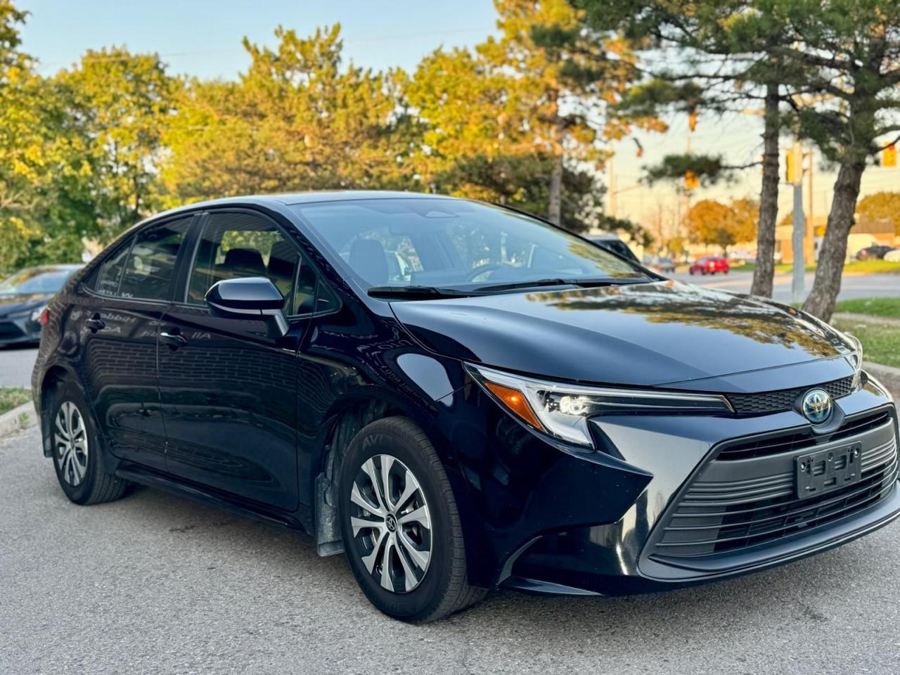 2023 Toyota Corolla Hybrid LE Photo4