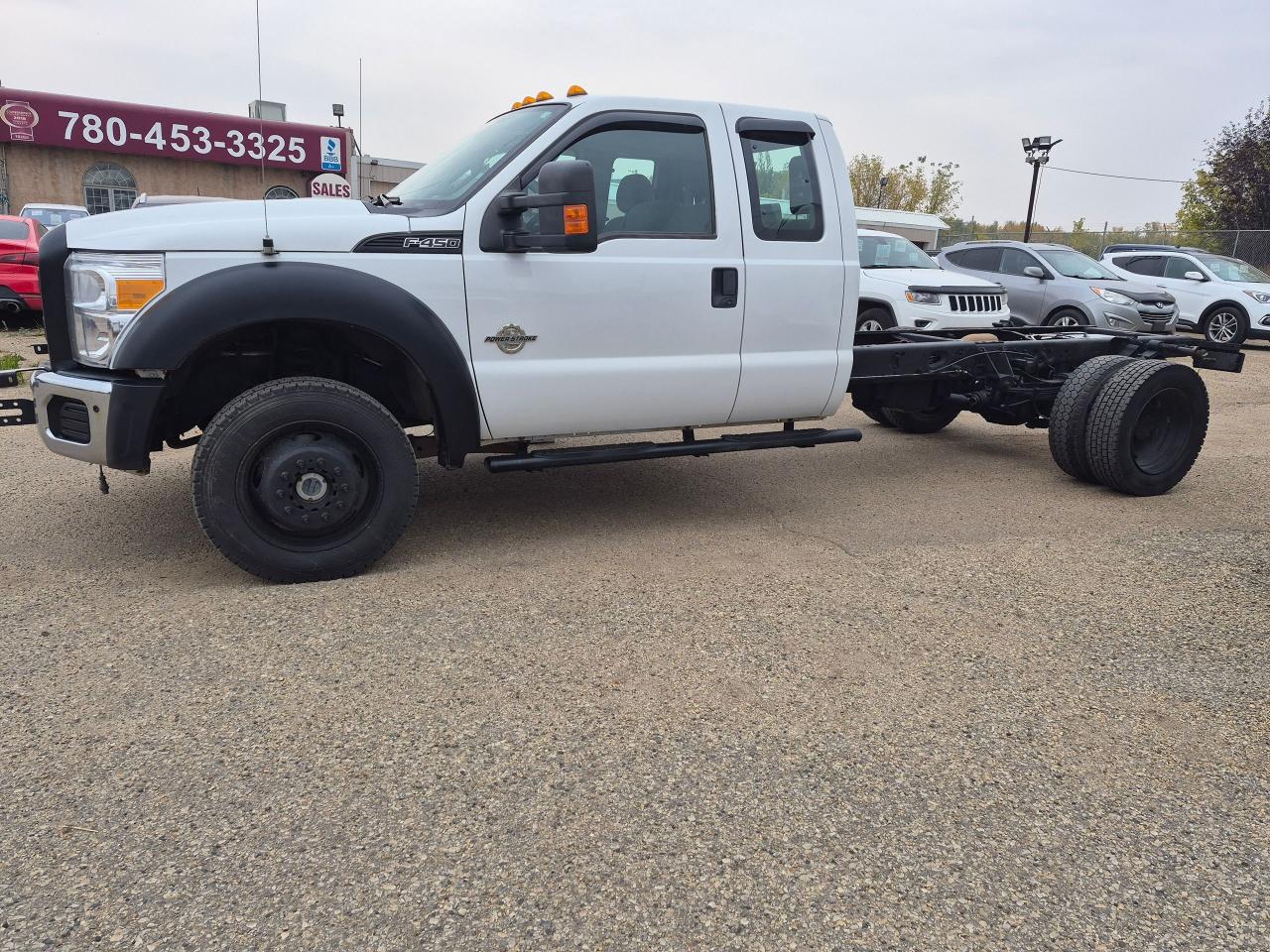 2016 Ford SUPER DUTY F-450 DRW 4WD SuperCab 186" WB 84" CA XLT Turbo Diesel - Photo #4